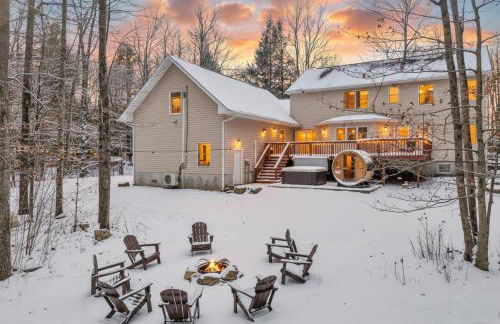 Lux Retreat with Indoor Swim Spa Game Lounge Theater Hot Tub Sauna - Foto 61