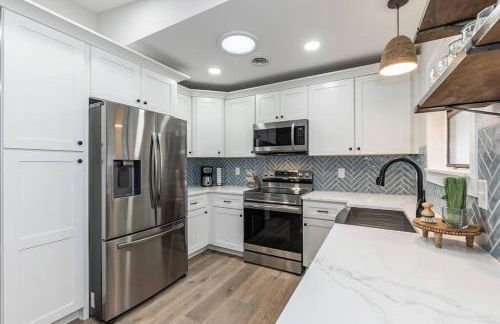 Island Joy - Newly Renovated/Walk to the Beach! - Foto 11