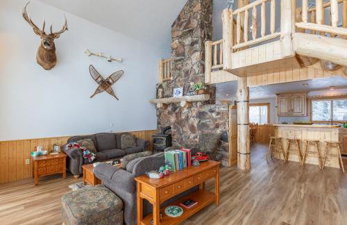 Chester Currents by KABINO Riverfront on Henrys Fork Air Conditioning Boat Launch Foosball Pool Table Huge Yard Garage WIFI - Foto 18