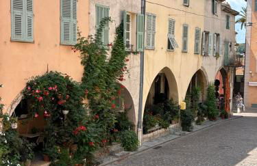 Biot - Place des Arcades - Foto 11