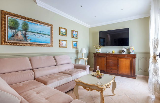 Villa Simone Vacation Villa With Wifi - Photo 9