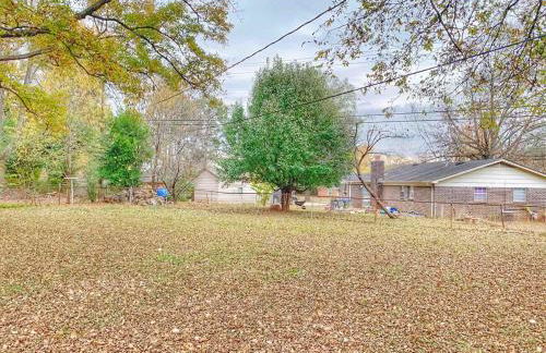 Decatur Chic Family Home with Pool Table - Photo 31