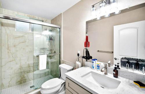 Cozy 3BR Backhouse and Near DTLA & Shops - Foto 9