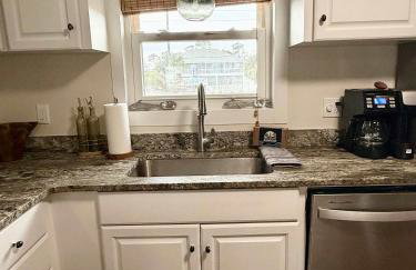 New St George Island Beach Rental Private Pool Golf Cart Included Pet Friendly Direct Beach Access - Foto 35