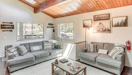 1 Mi to Lake Crestline Cabin with Deck and Gas Grill! - Foto 4