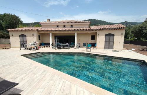 MAGNIFIQUE VILLA MODERNE ENTRE MER ET MONTAGNE - Foto 18