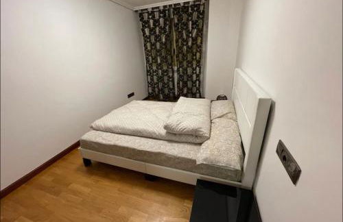 Bonito piso con aparcamiento a pie de la calle . - Foto 2