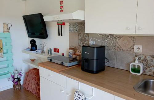 Alojamento - Apartamento ou quarto - Estacionamento à porta - Foto 9