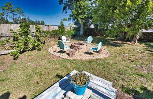 Pet Friendly & Firepit Minutes to Beach Sleeps 6 - Foto 52