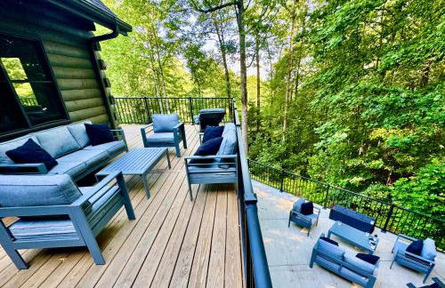 MOONLIGHT MOUNTAIN MANOR - Cedar Hot Tub, Views & Games - Foto 32