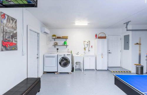 Casa Tropicana - Heated Pool, Game Room & Mins from beach - Foto 10