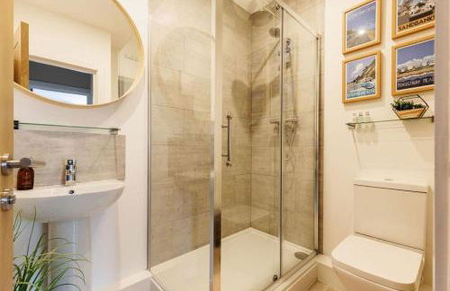 Modern 2bed Flat, Parking, Close to Beach & Shops - Photo 20