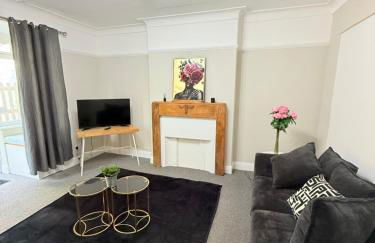 Spacious 5-Bedroom house close to station - Foto 17