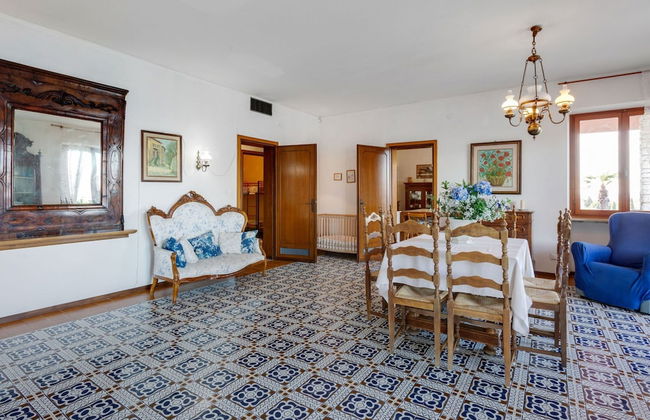 Villa in Torri del Benaco With Lake Garda Views - Photo 23