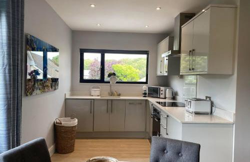 The Annexe Porthcawl Pet Friendly 2 Bedroom Flat with King Size bed bunk beds and sofa bed sleeps up to 5 people - Photo 9