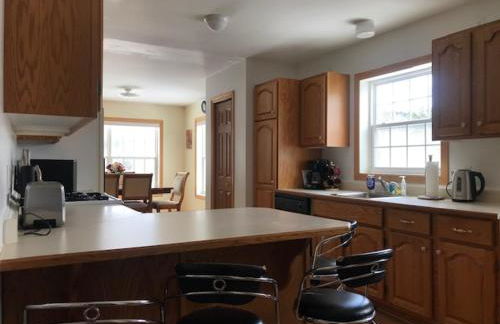 Lakeside Snowmobile - Ski Villa, 4BR 2BA, sleeps 10 - Foto 28