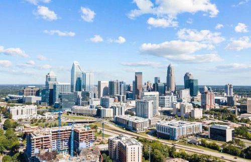 Charming 1BR Condo - Full Kitchen - Uptown Living - Foto 34