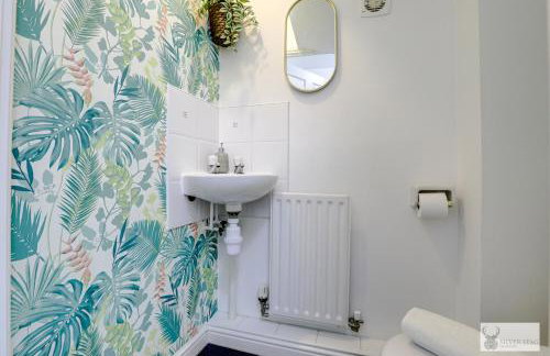 Spacious Whitwick Stay 3-Story House - Photo 22