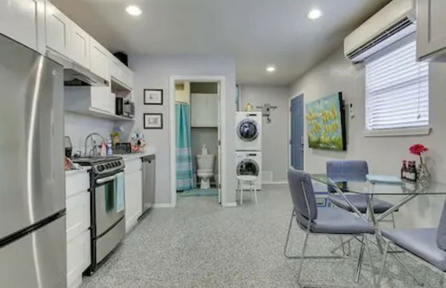 Garage Studio near OUSHC Hospital - Photo 11