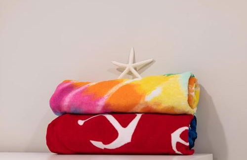 Renovated & Sophisticated Home Near Beach & Shops! - Photo 80