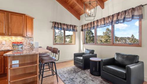 Mountain Retreat Sleeps 10 with Pool Table and Arcade - Foto 4