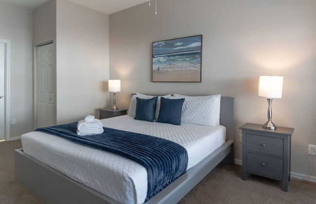 Charming Townhouse Near Disney - Photo 10