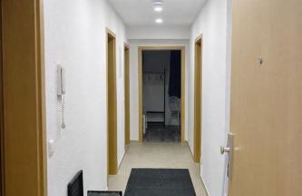 STN Royale Suite - Ferienwohnung mit 4 Schlafzimmer, 8 Big Beds, Parkplatz & Balkon, Highspeed WLAN, Netflix Premium, Zentral zu Audi & Schwarz Gruppe - Foto 32