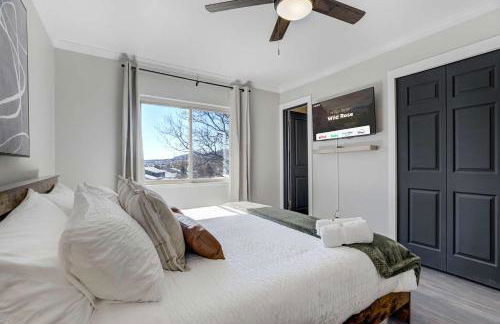 Wild Rose Family Retreat with BBQ & Fire Pit - Foto 24