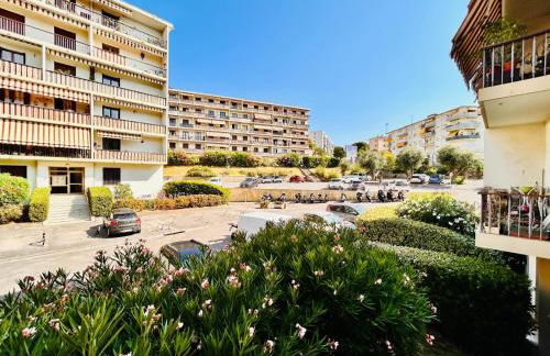 Near Port & City - Private Parking & Breakfast - Full apartment - Photo 19