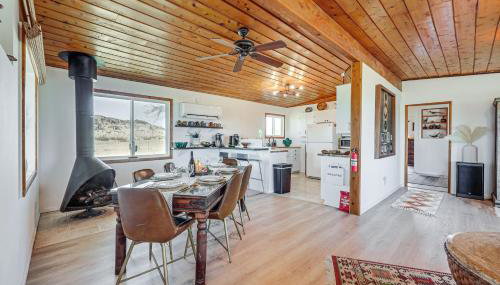 Twentynine Palms Desert Oasis with Pool and Hot Tub! - Foto 3