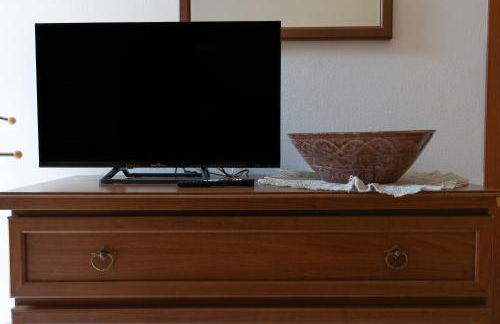 House of Camellias - Ground Floor with Garden - Foto 22