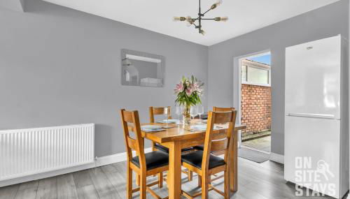 OnSiteStays - Large 3 bedroom, 2 bathroom, driveway, Garden, Sleeps 6 Comfortably - Foto 3