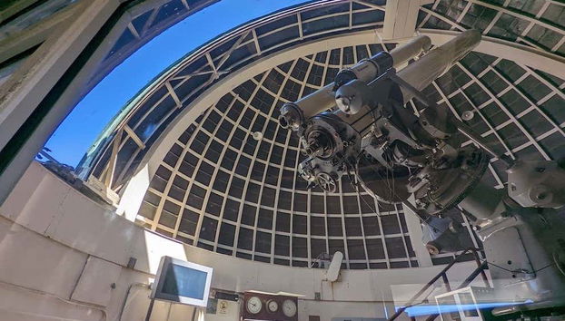 L'intérieur de l'Observatoire Griffith et ses télescopes