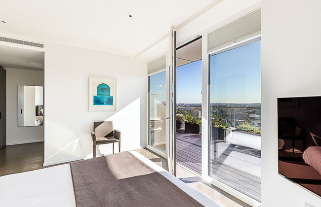 Luxurious 3-bed Sky-high Battersea Gem - Foto 7