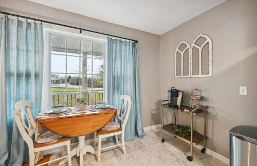 Vine Grove Home with Deck, 4 Mi to Saunders Springs! - Foto 9