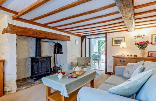 2 Bed in West Bay 77557 - Photo 3