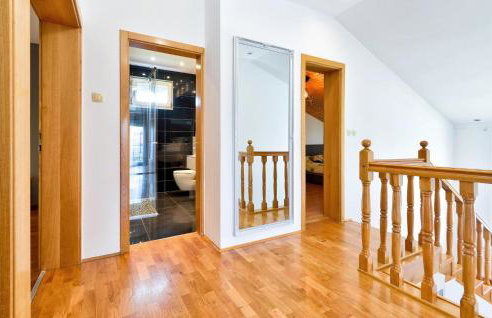 Gorgeous Home In Krizevci - Photo 27