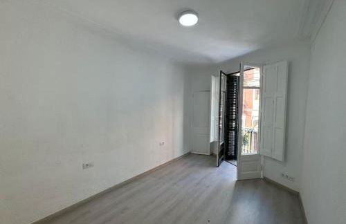 Apartamento renovado con patio - Foto 24