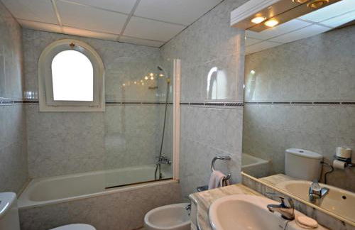 Casa con Piscina, Wifi, A/A y Barbacoa en Sant Pere Pescador - ES-89-82 - Foto 11