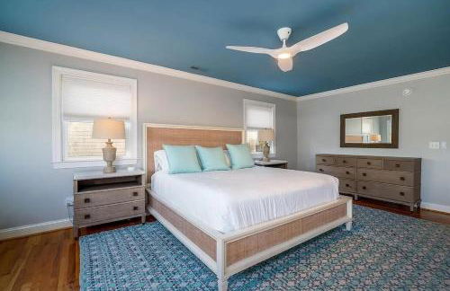 Backyard Oasis- Steps 2 Beach, Private Pool & Bar, Sleeps 16, 7 Bedrooms 5 and a half bathrooms "The Lucky Penny" - Foto 37