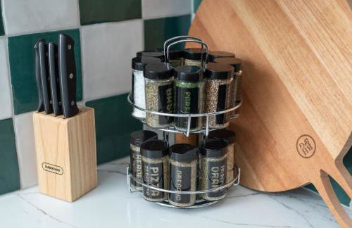 Beautiful 2 Bed 1 Bath home near College Hill - Photo 23