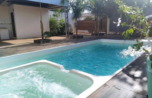 Estilo resort para confraternizar com hidro, piscina, garagem em casa tudo privativo, insira acima de 6 hóspedes para usar os 3 quartos - Photo 41