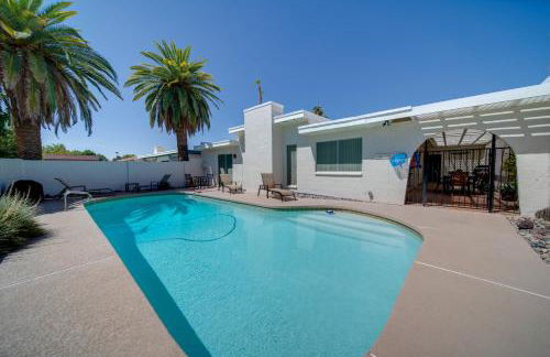 5 Mi to Camelback Ranch Pet-Friendly Home with Pool - Foto 1