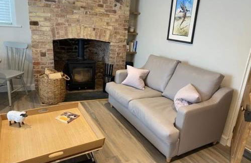 Little House - Photo 5