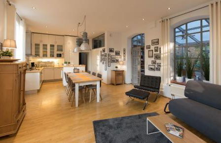 LokoMotel-Wohnung, Luxus Ferienwohnung im Lokschuppen - Foto 2