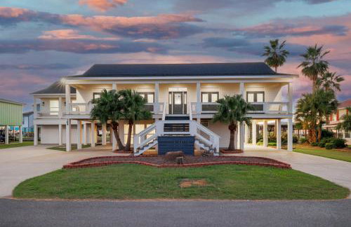 Bring Your Boat! Lake Charles Home w/ Dock & Lift - Foto 1