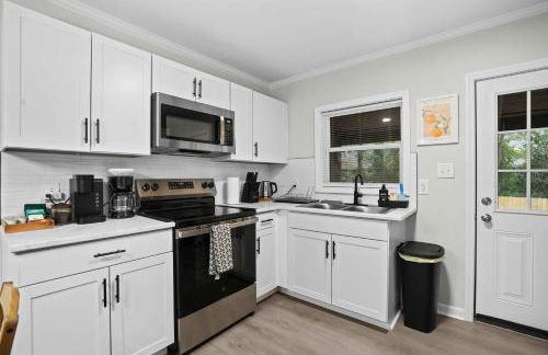 10 Min to Downtown - Desk - Fenced Yard - Wi-Fi - Foto 5