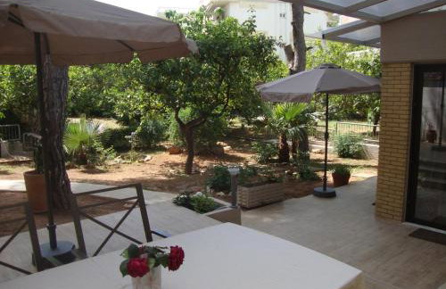 Amazing Garden House - Photo 35