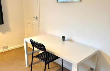 Rushden Home - Perfect for Contractors - Free Parking - Sleeps 5 - Garden - Netflix and HDR TV - Foto 11