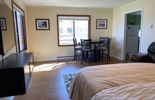 Quaint Downtown Cottage - Foto 24